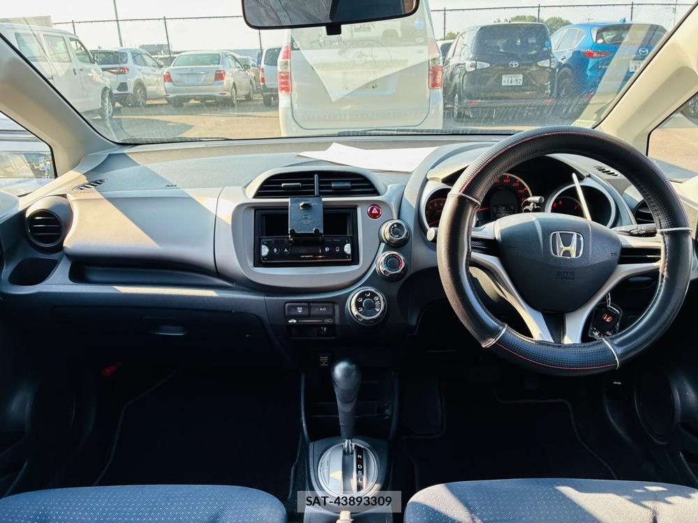 Honda FIT 2009-10 8032640-12
