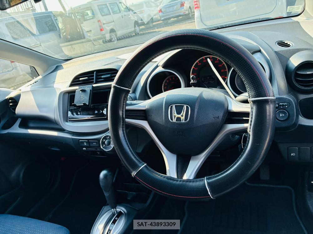 Honda FIT 2009-10 8032640-14