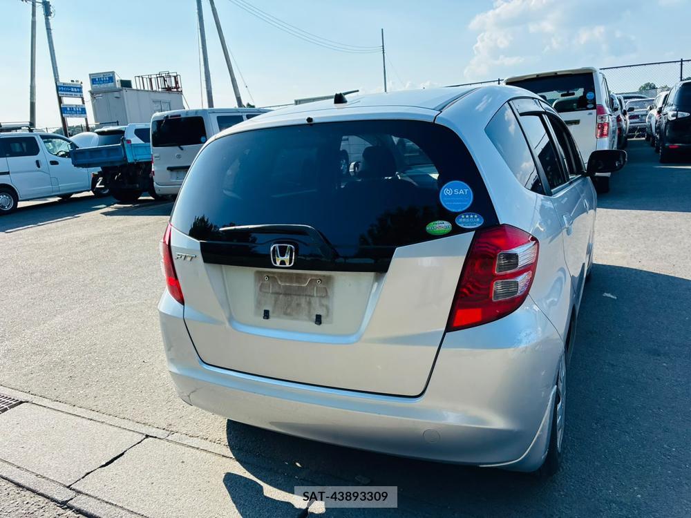Honda FIT 2009-10 8032640-4