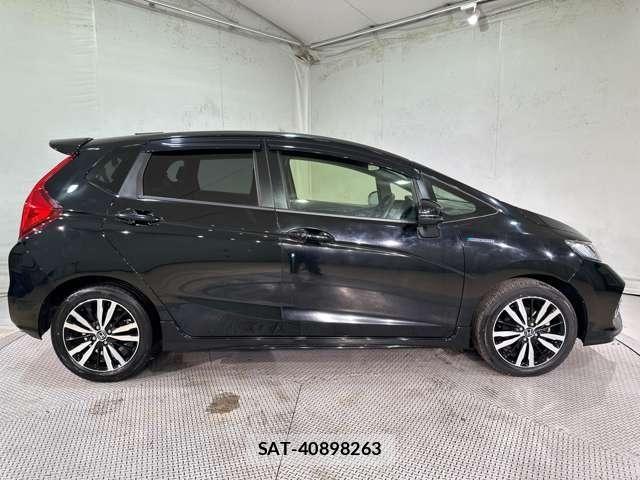Honda FIT 2018-03 8130119-3