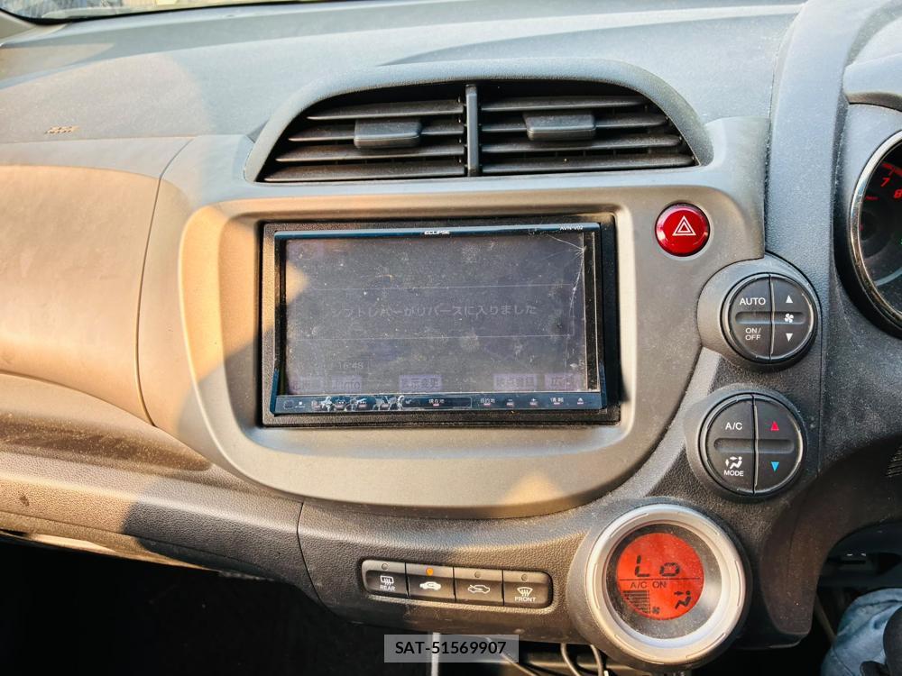 Honda FIT 2013-07 7927686-18