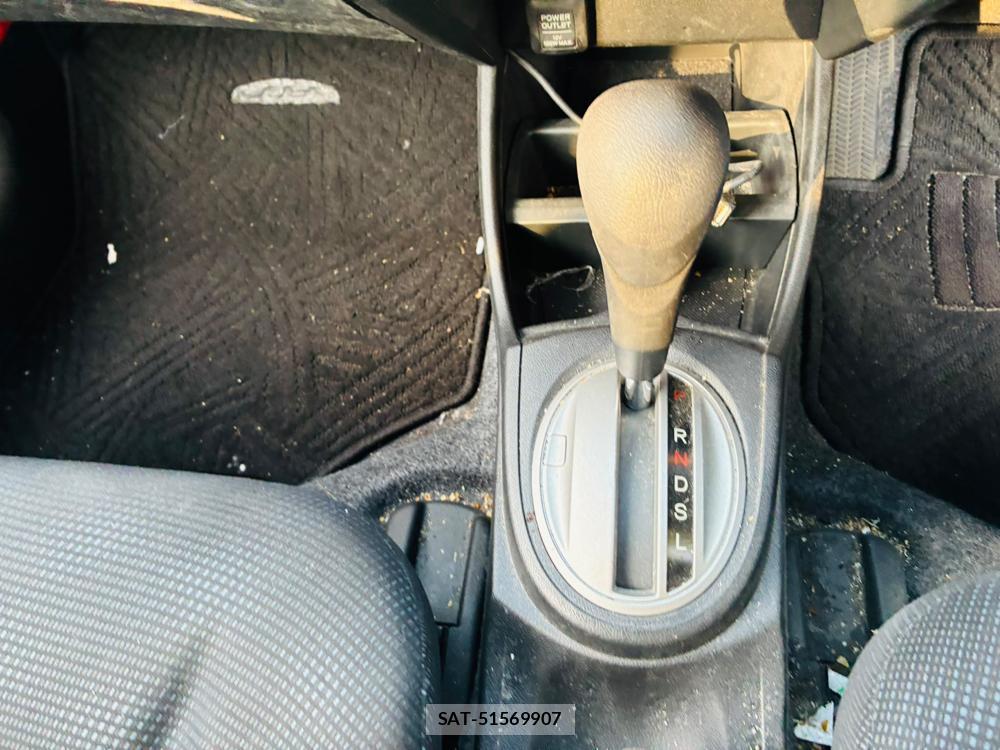 Honda FIT 2013-07 7927686-19