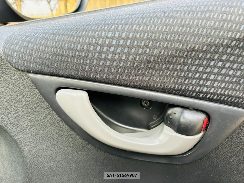Honda FIT 2013-07 7927686-20