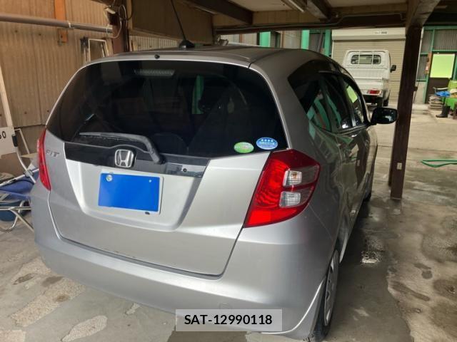 Honda FIT 2009-12 8130135-3