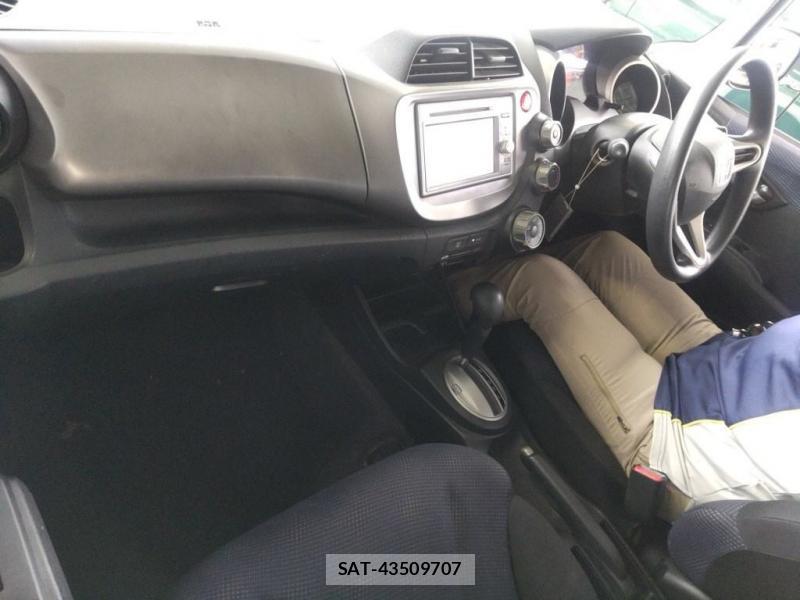 Honda FIT 2012-04 8149555-4