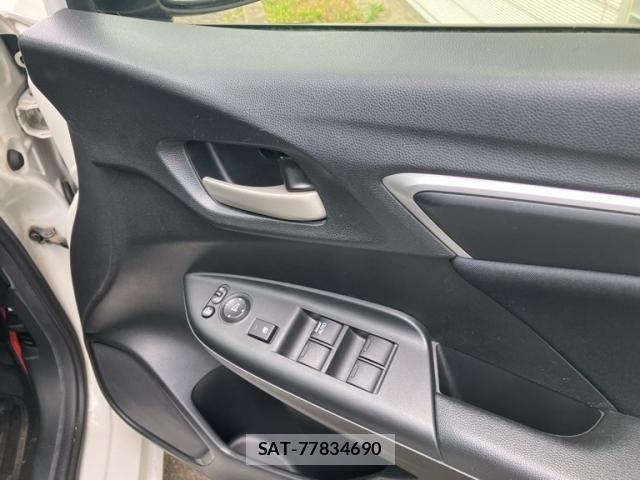 Honda FIT 2018-05 8145813-13