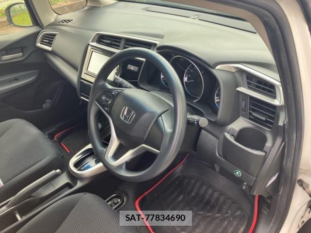 Honda FIT 2018-05 8145813-14