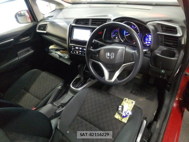 Honda FIT 2015-06 8160952-4