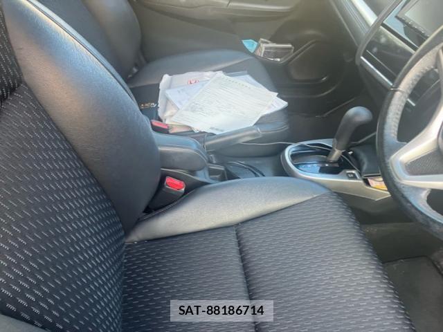 Honda FIT 2014-08 8158431-10