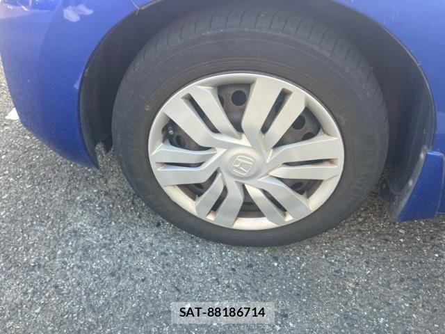 Honda FIT 2014-08 8158431-4