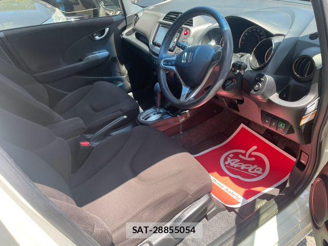 Honda FIT 2012-07 8158433-4