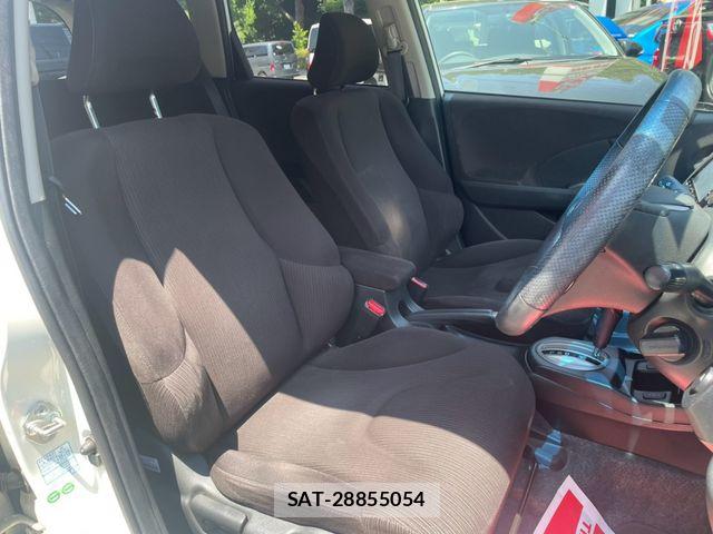 Honda FIT 2012-07 8158433-5