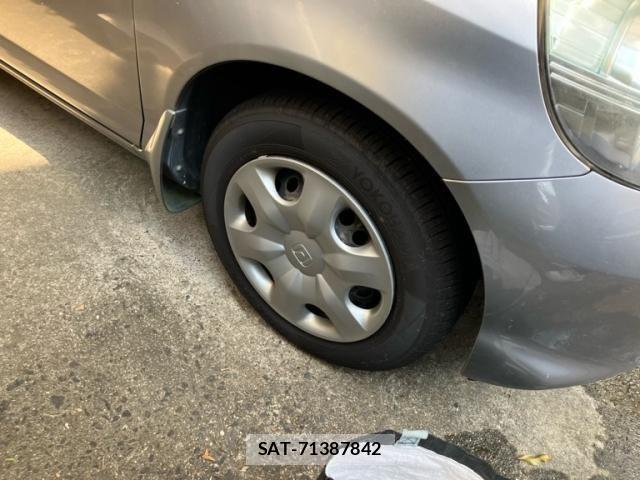 Honda FIT 2005-02 8158434-13