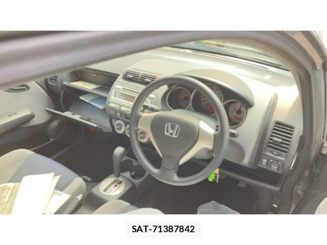 Honda FIT 2005-02 8158434-5