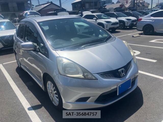 Honda FIT 2009-10 8207517-1