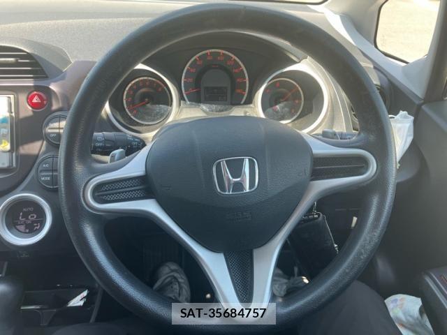 Honda FIT 2009-10 8207517-20