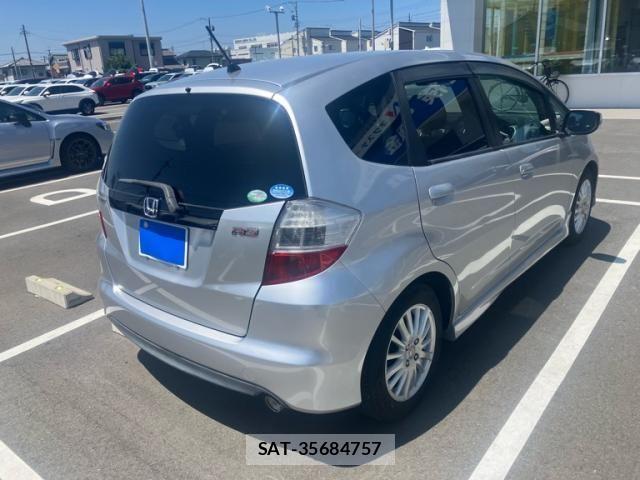 Honda FIT 2009-10 8207517-2