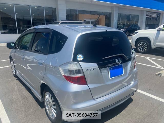 Honda FIT 2009-10 8207517-3