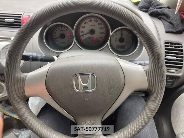 Honda FIT 2006-02 8207519-11