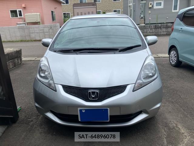 Honda FIT 2010-04 8207520-3