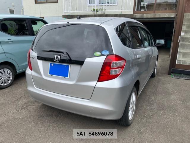 Honda FIT 2010-04 8207520-4