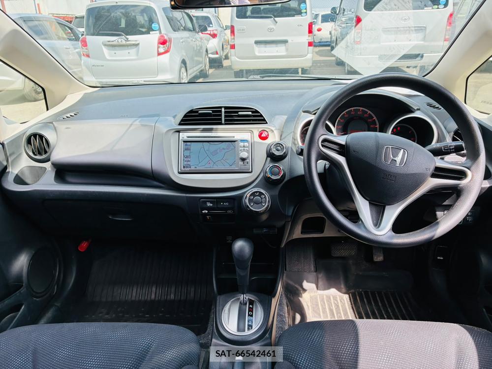 Honda FIT 2012-09 7999442-12