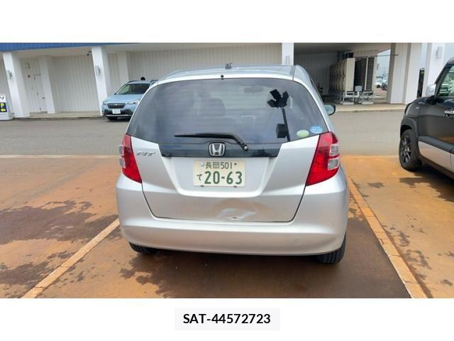 Honda FIT 2009-12 8207515-9