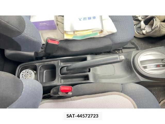 Honda FIT 2009-12 8207515-20