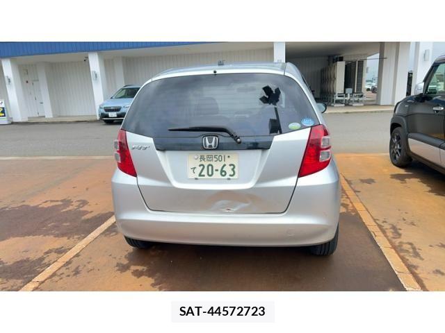 Honda FIT 2009-12 8207515-2