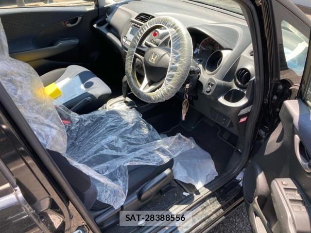 Honda FIT 2009-10 8207521-10