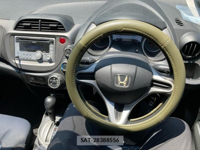 Honda FIT 2009-10 8207521-11
