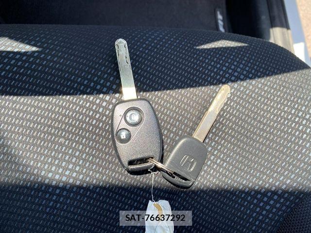 Honda FIT 2013-02 8207513-23
