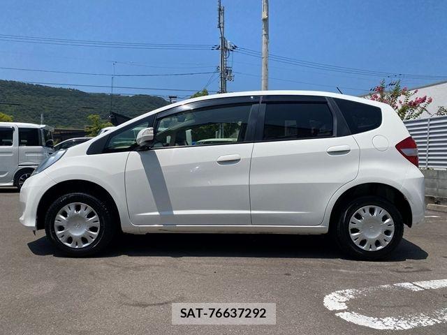 Honda FIT 2013-02 8207513-4