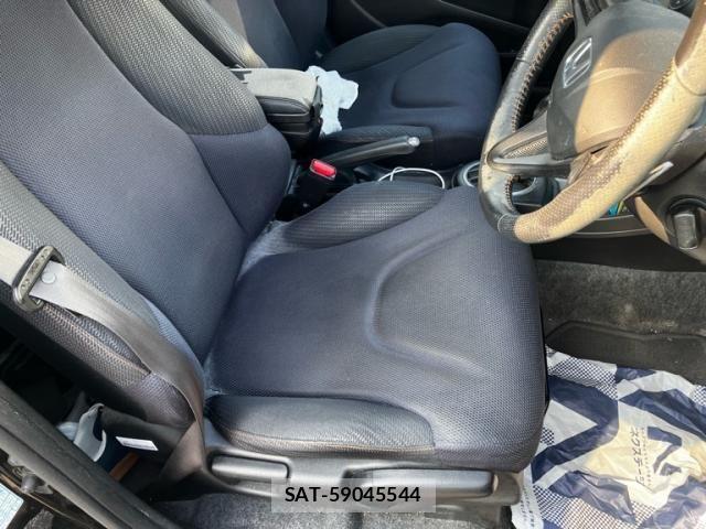 Honda FIT 2011-10 8207516-11