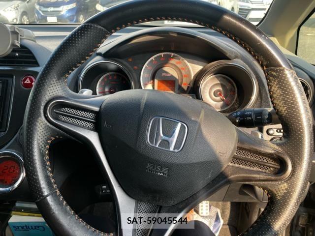 Honda FIT 2011-10 8207516-16