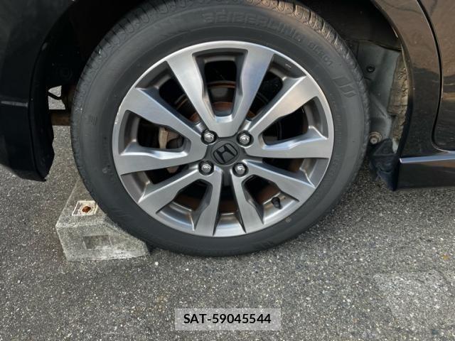 Honda FIT 2011-10 8207516-3