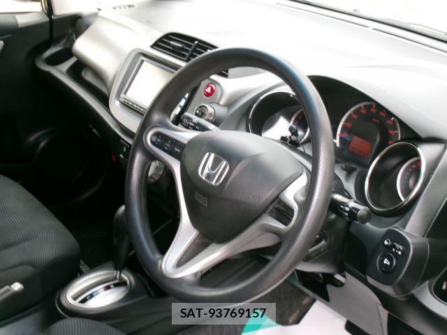 Honda FIT 2012-08 8207514-16