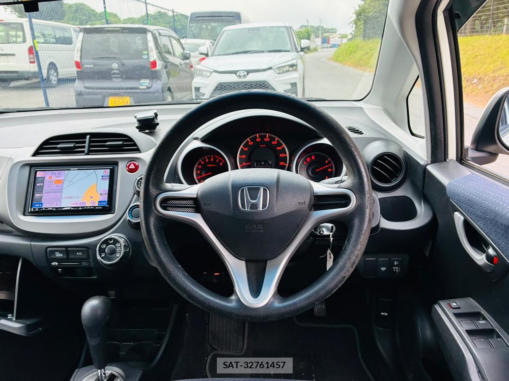 Honda FIT 2008-07 8068536-13