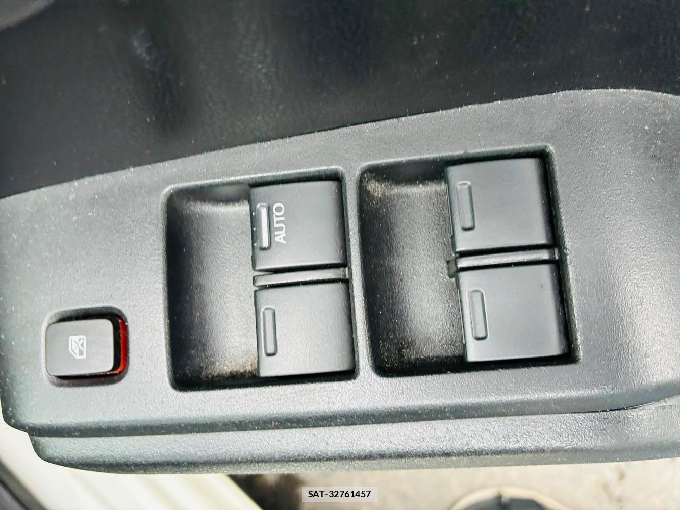 Honda FIT 2008-07 8068536-21