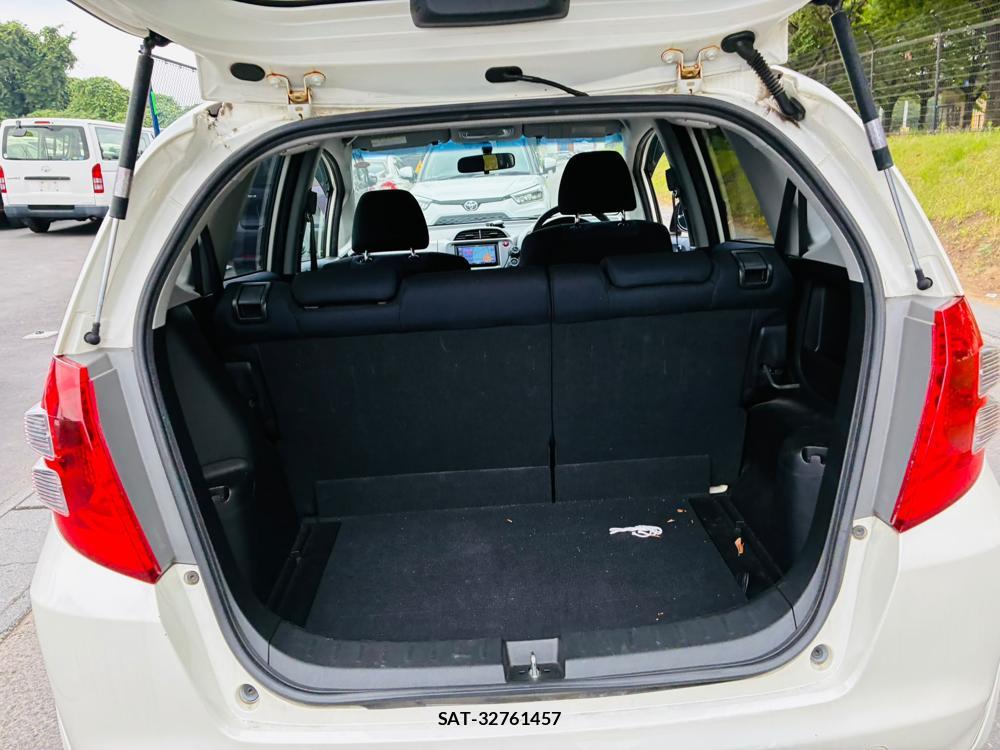 Honda FIT 2008-07 8068536-25