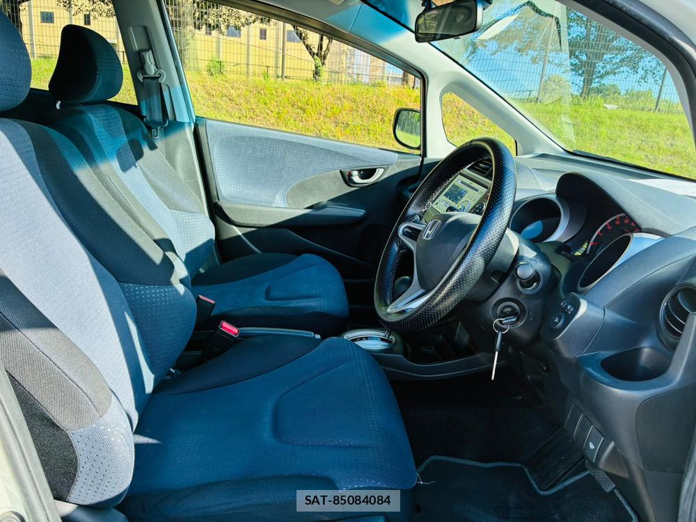 Honda FIT 2008-10 8199624-11