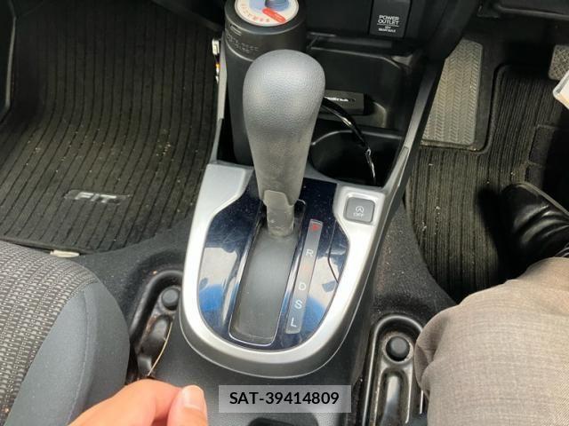 Honda FIT 2014-03 8229998-9
