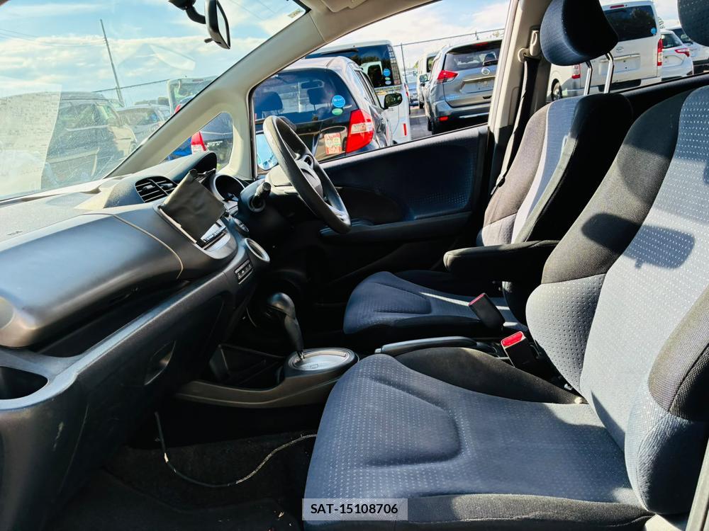 Honda FIT 2008-09 8199625-10