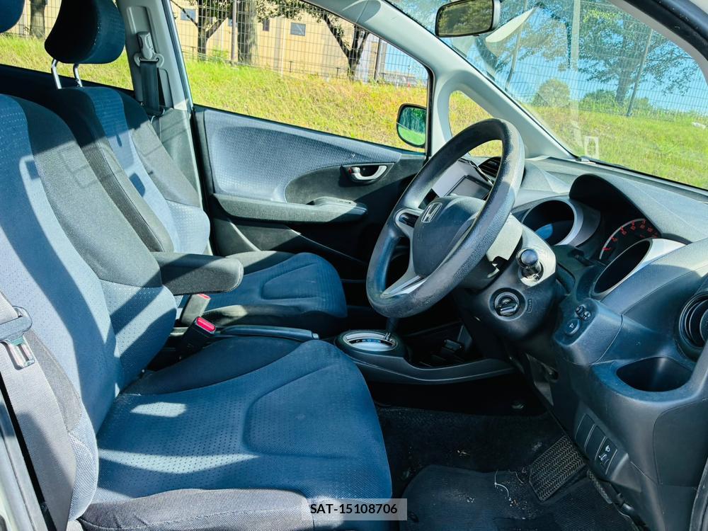 Honda FIT 2008-09 8199625-11