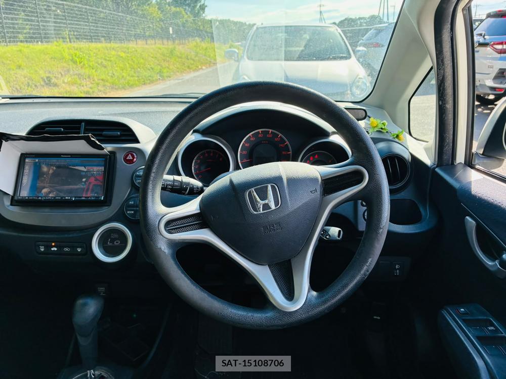Honda FIT 2008-09 8199625-13