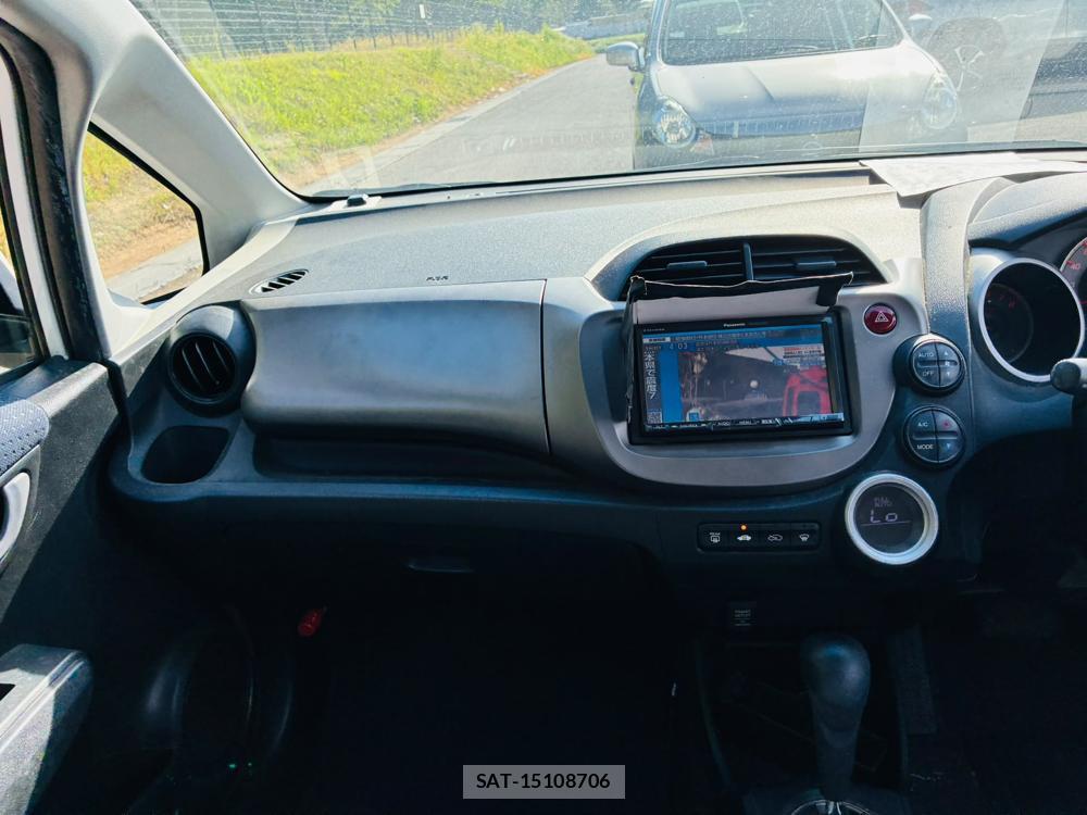 Honda FIT 2008-09 8199625-17
