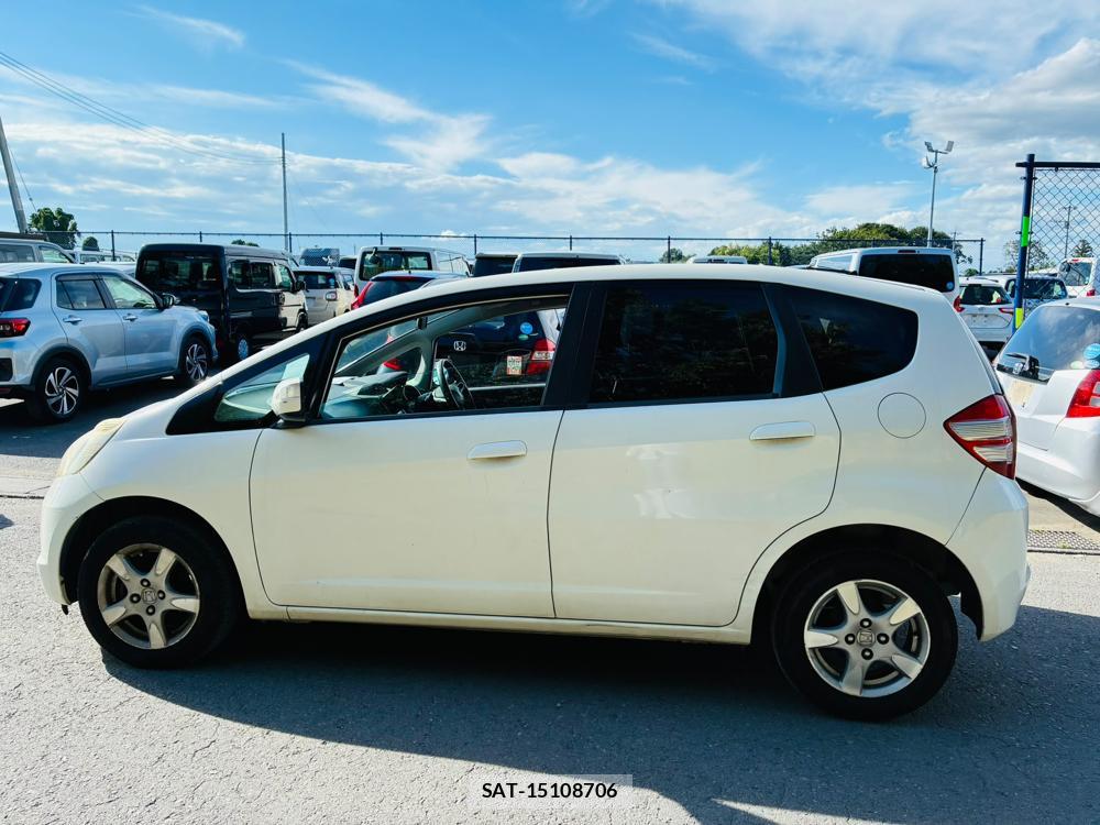 Honda FIT 2008-09 8199625-1