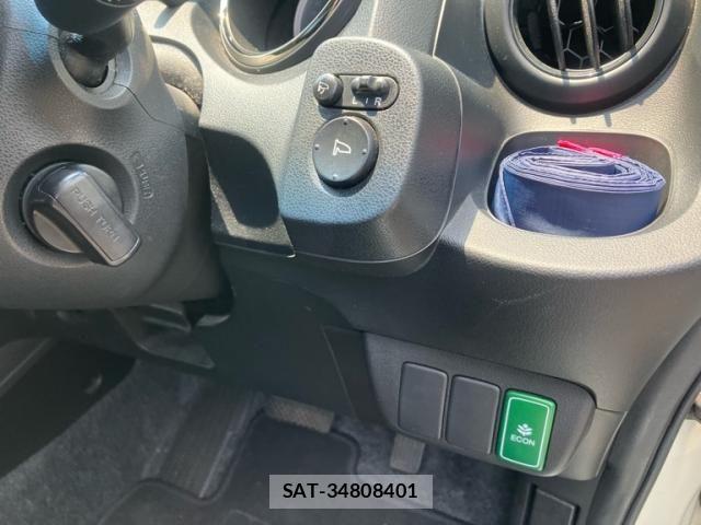 Honda FIT 2011-08 8229997-11