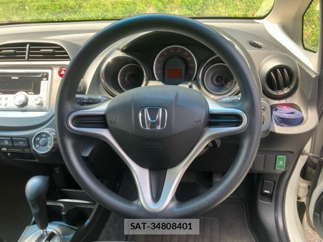Honda FIT 2011-08 8229997-12