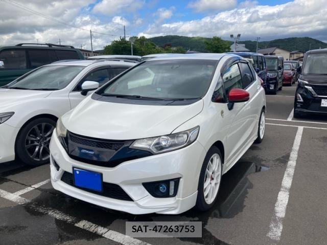 Honda FIT 2015-10 8245196-1